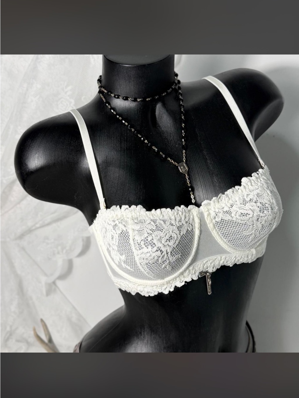NWT INTIMISSIMI White Lace
Balconette Bra